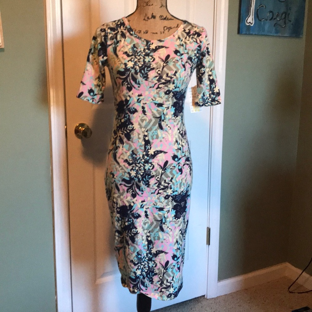 Form fitting dress very pretty